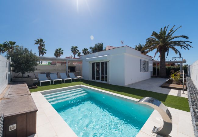 Bonita piscina privada maspalomas