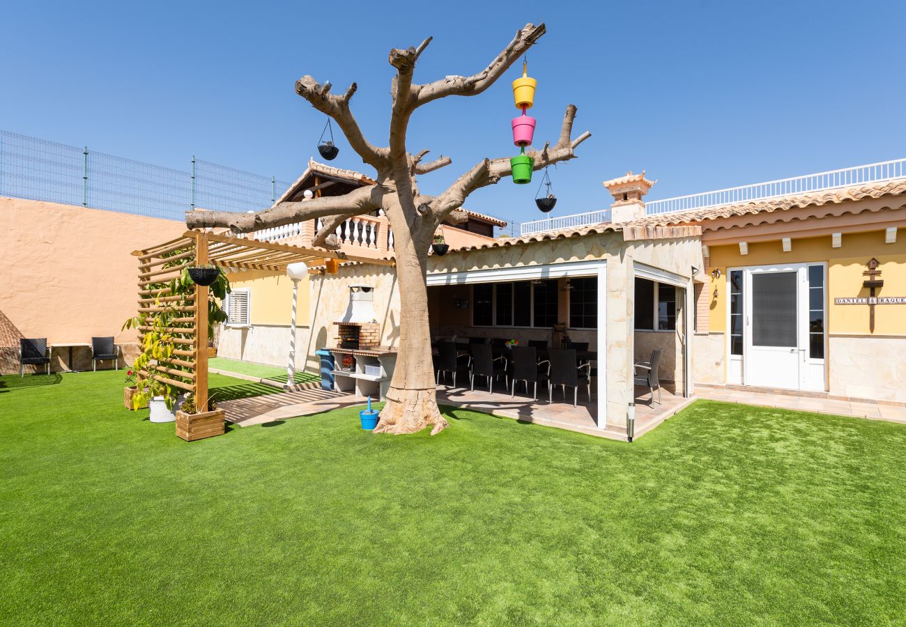 Chalet en San Bartolomé de Tirajana - ADARA