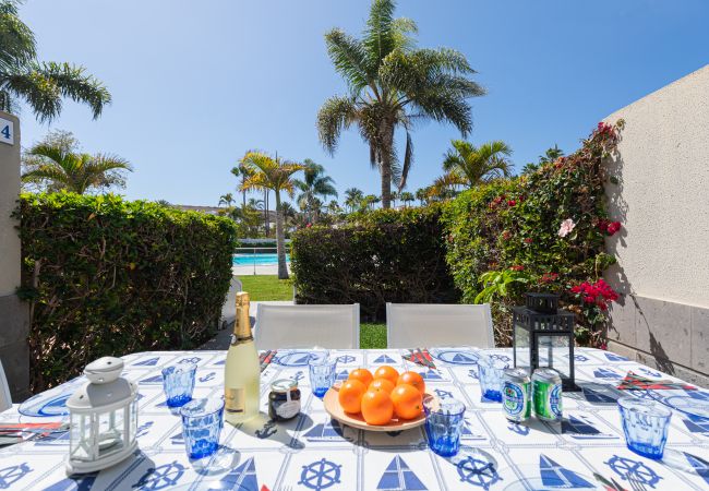 Casa de vacaciones en San Bartolome de Tirajana con piscina y jardín