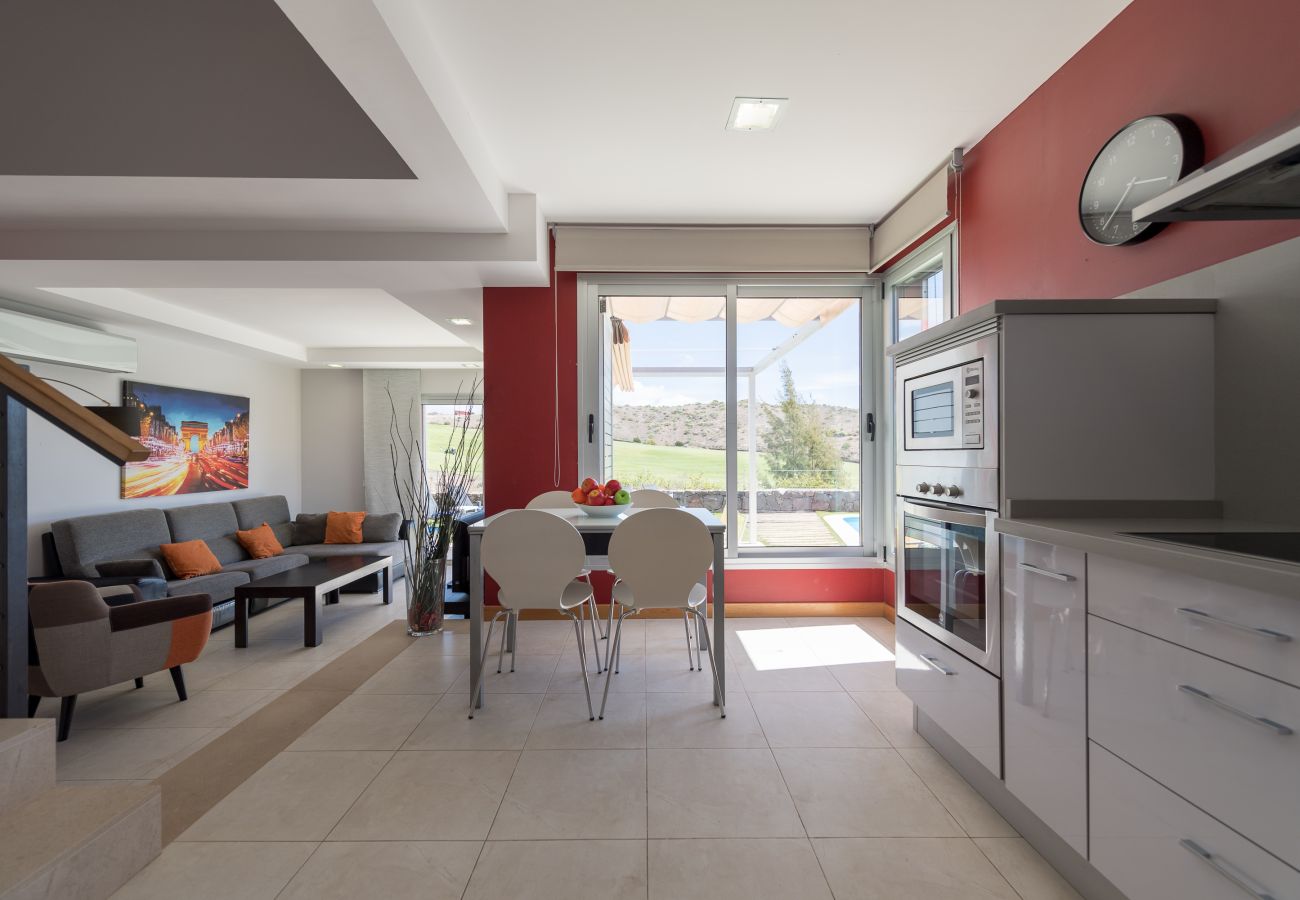 Villa en San Bartolomé de Tirajana - VISTA GOLF 21