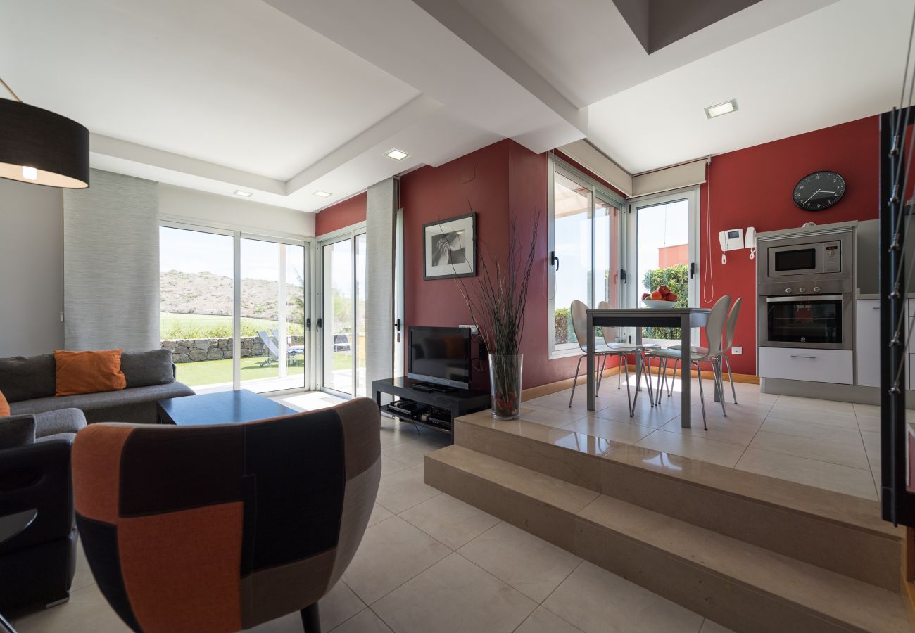 Villa en San Bartolomé de Tirajana - VISTA GOLF 21
