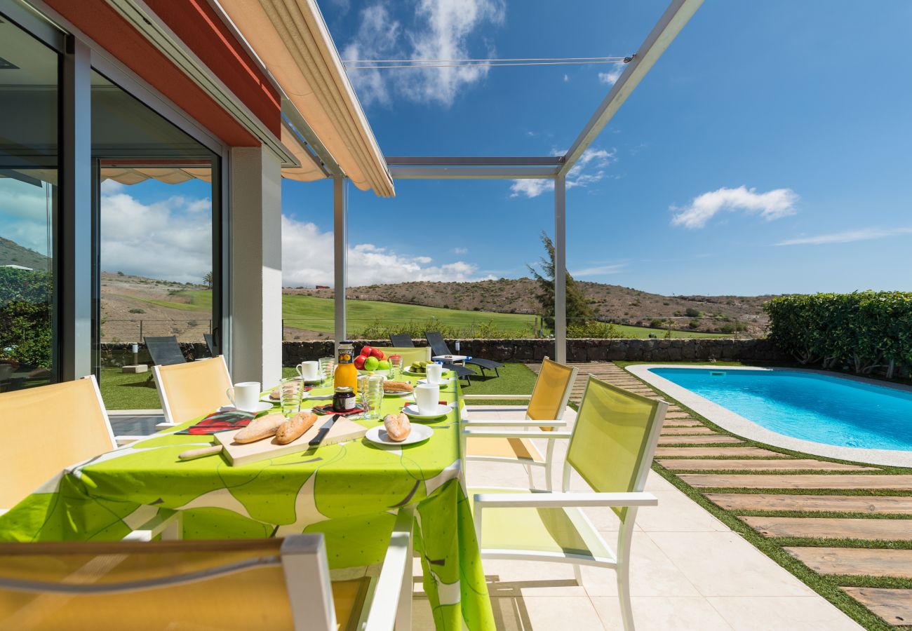 Villa en San Bartolomé de Tirajana - VISTA GOLF 21