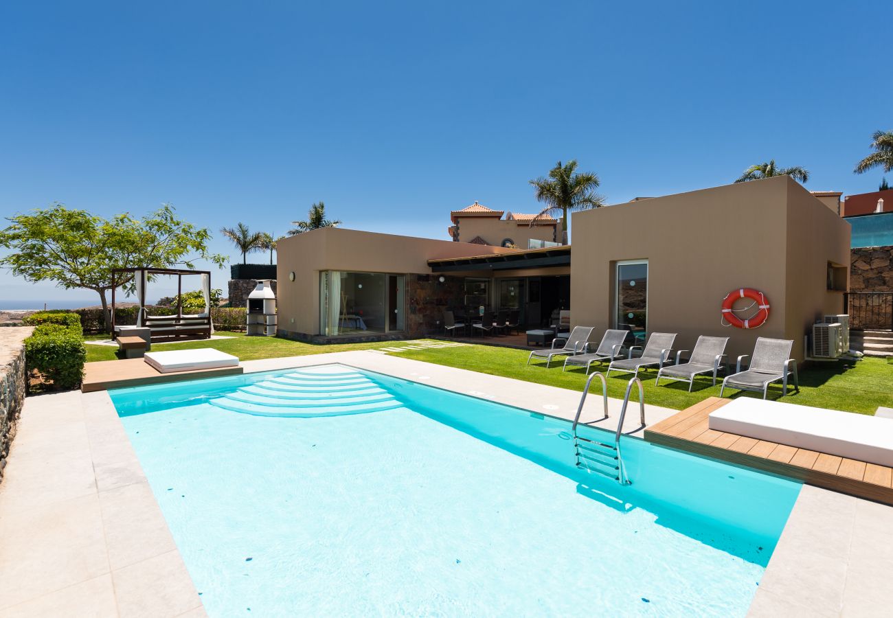 Alquiler de villa con piscina en Salobre golf Gran Canaria
