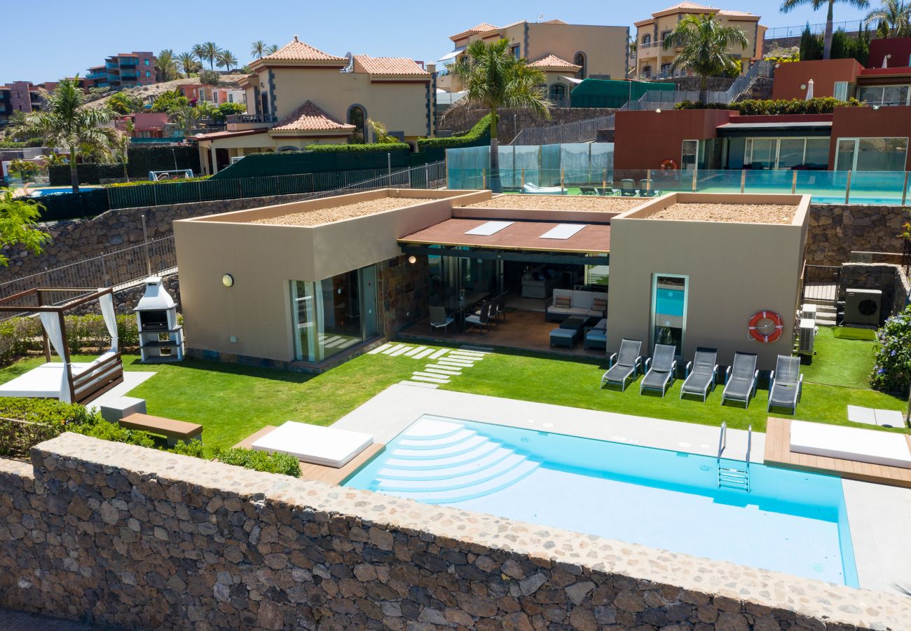 villa salobre golf gran canaria con piscina privada y climatizada