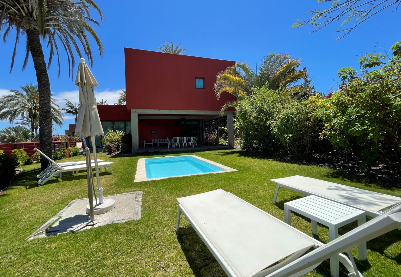 Villa Las Tabaibas con piscina privada en Salobre Golf