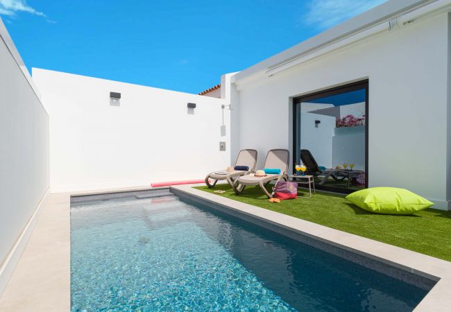 Casa reformada con piscina privada en Maspalomas