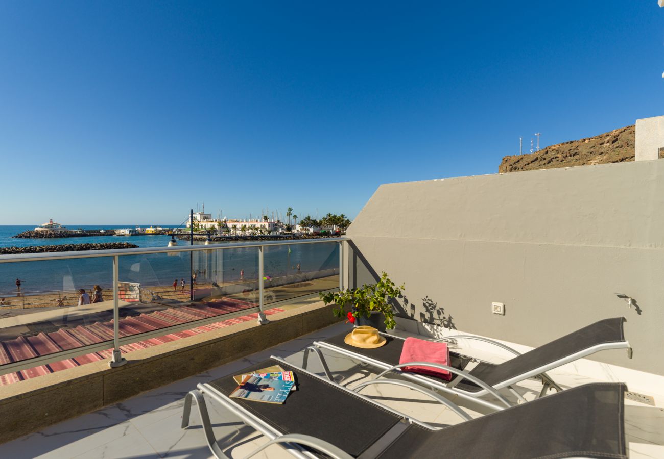 casa en primera línea de playa en mogán gran canaria