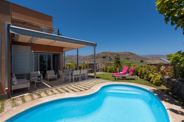 villa with swimming pool in el salobre golf with good views