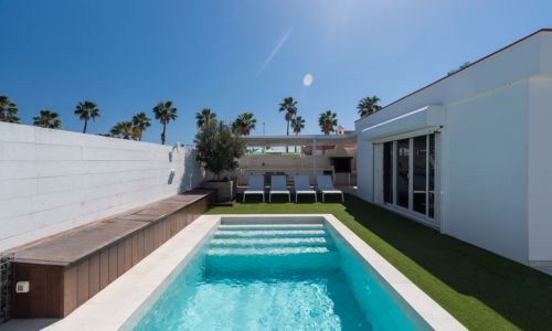 moderna villa con piscina privada en maspalomas