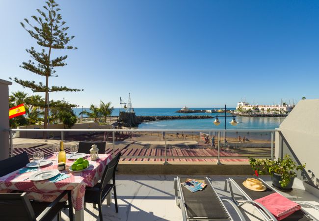 Haus mit Meerblick in Playa de Mogán in Spanien