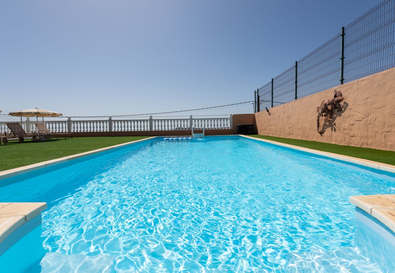 Chalet in San Bartolomé de Tirajana - ADARA