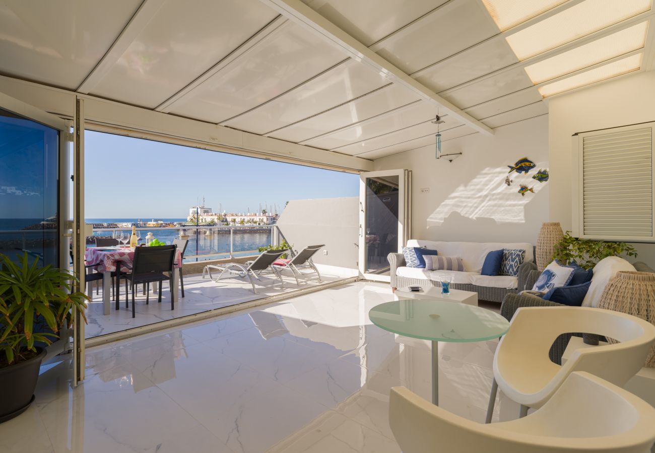 apartment in first sea line with terrace in playa de mogan