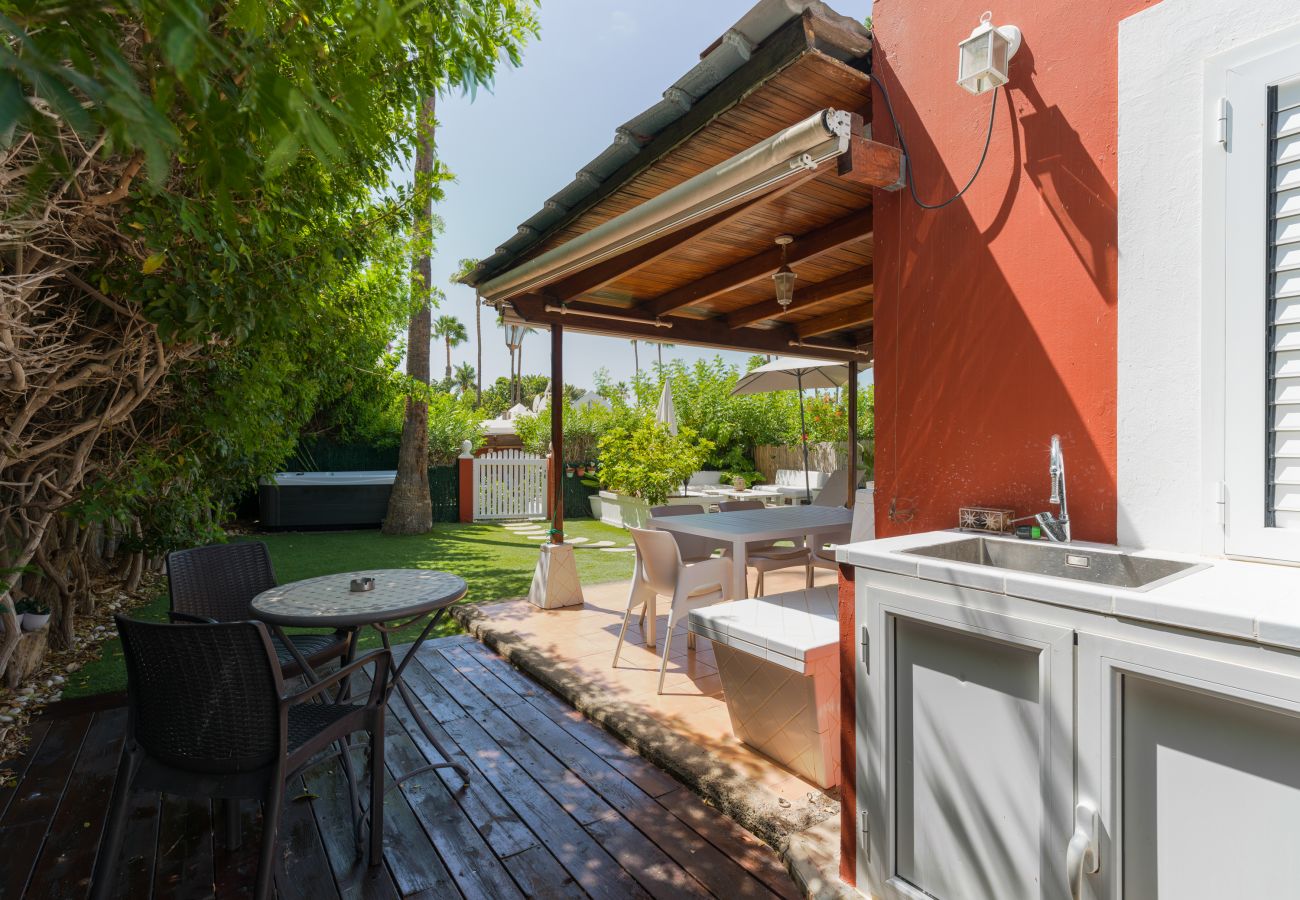 Bungalow in San Bartolomé de Tirajana - LOS TUNOS 33 JACUZZI