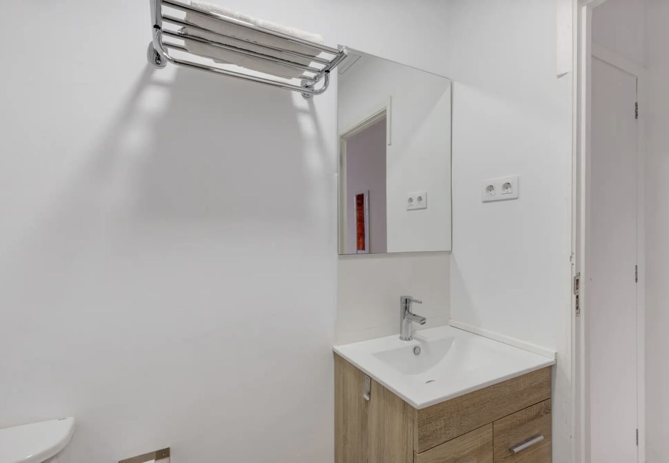 Rent by room in Tejeda - TEXEDA ROOM SUITES 2