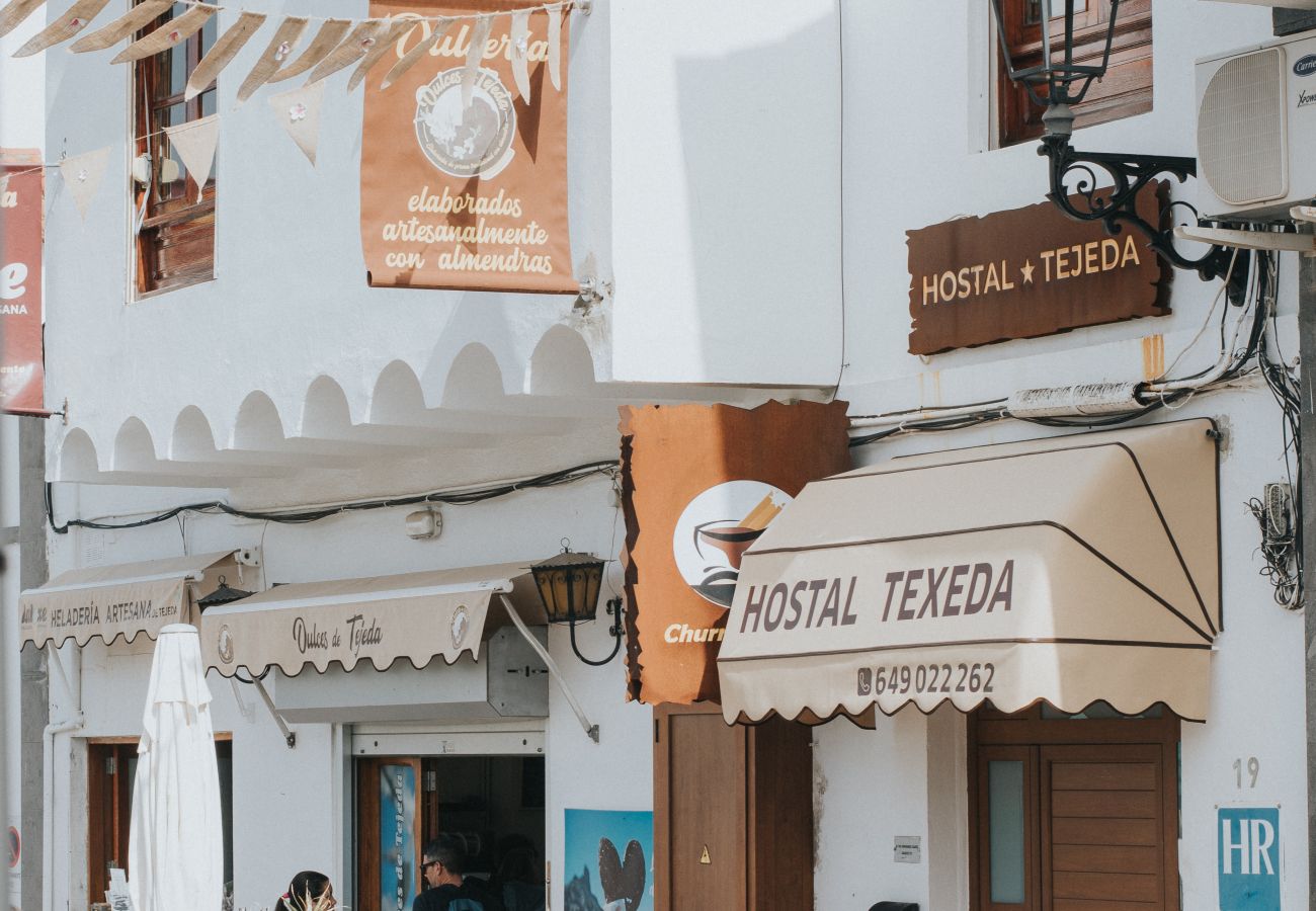 Rent by room in Tejeda - TEXEDA ROOM SUITES 4