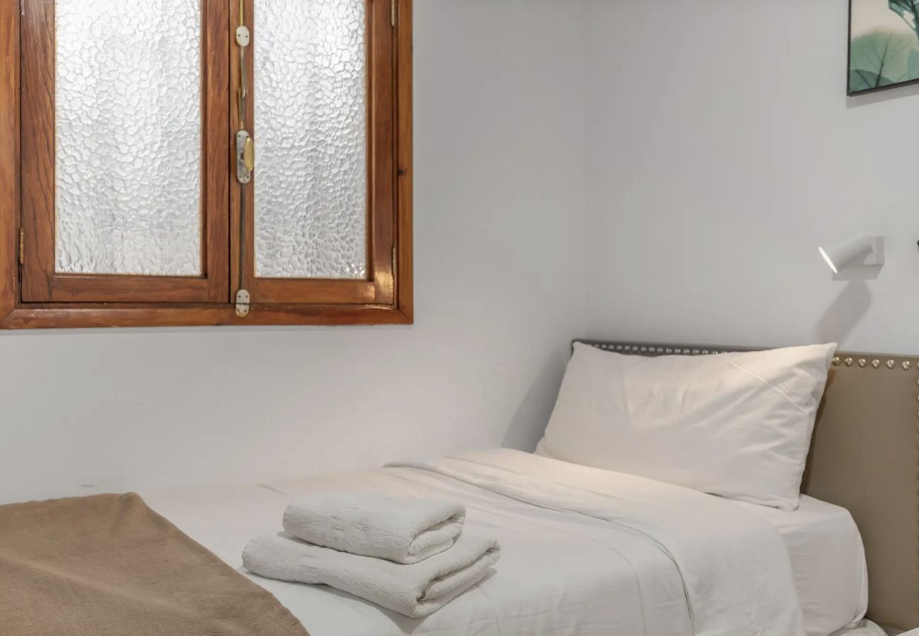 Rent by room in Tejeda - TEXEDA ROOM SUITES 5
