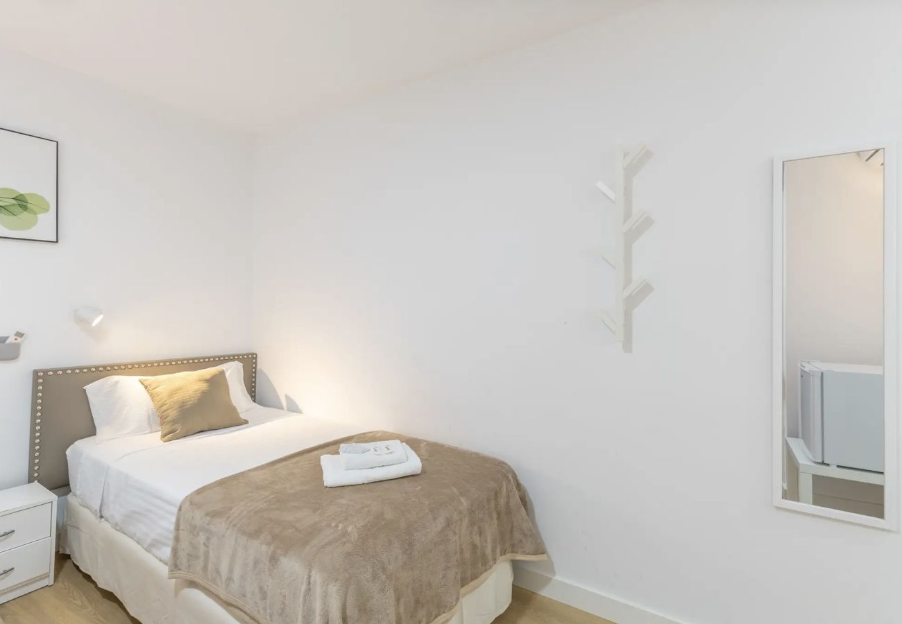 Rent by room in Tejeda - TEXEDA ROOM SUITES 6