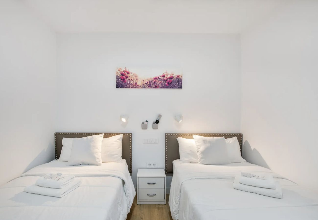 Rent by room in Tejeda - TEXEDA ROOM SUITES 7