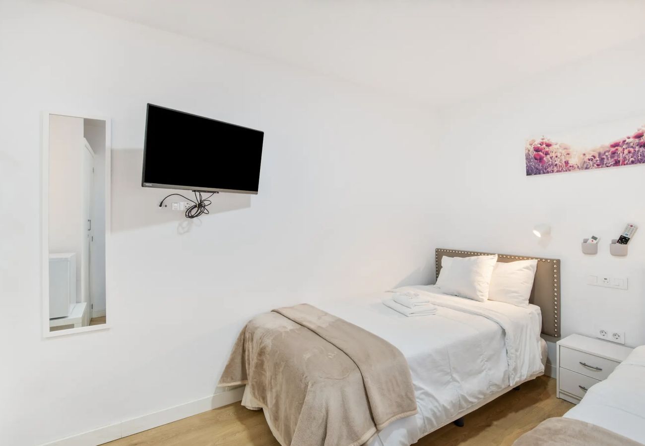 Rent by room in Tejeda - TEXEDA ROOM SUITES 7