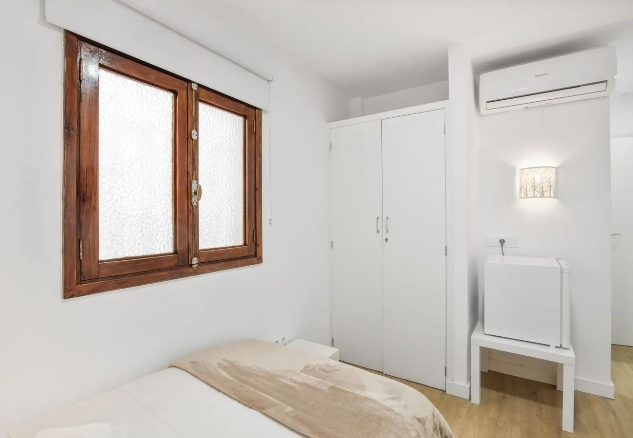 Rent by room in Tejeda - TEXEDA ROOM SUITES 7