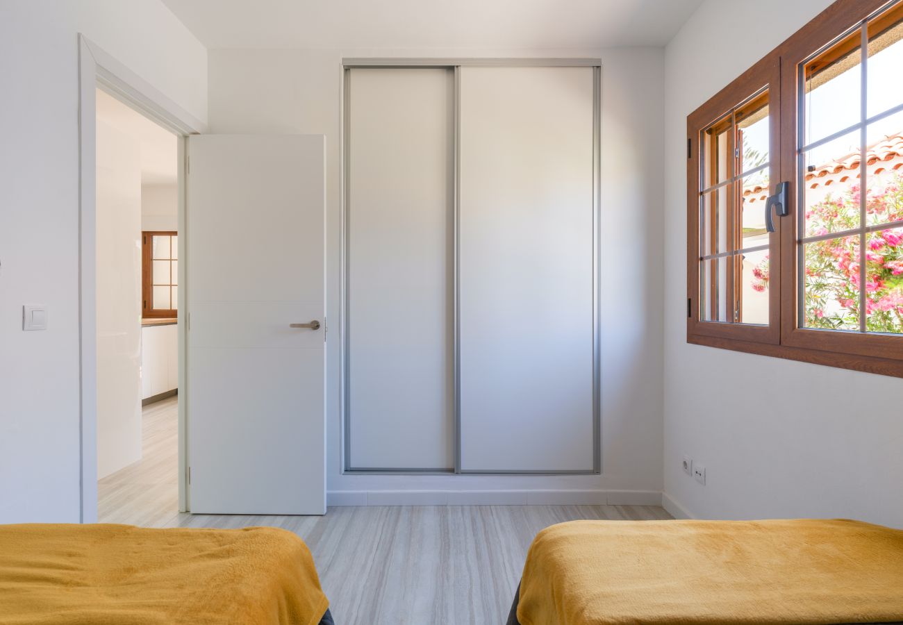 House in San Bartolomé de Tirajana - PARQUE GOLF 